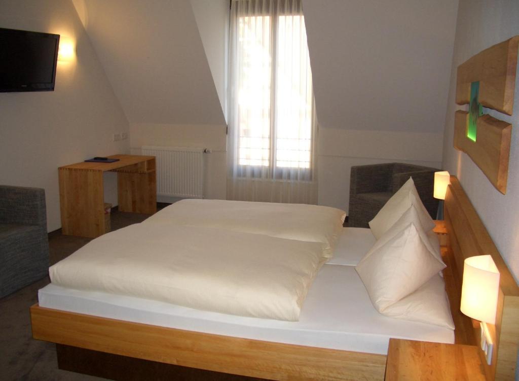Karpfenhotel&Herrenhaus im Gasthaus Sindel-Buckel Feuchtwangen Zimmer foto