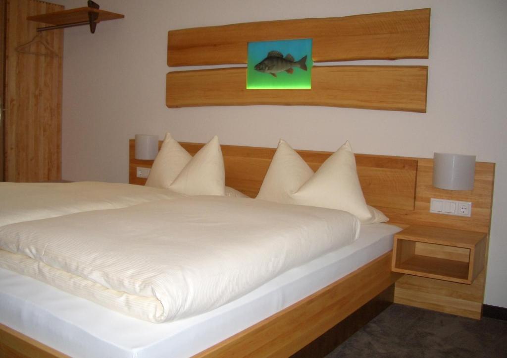 Karpfenhotel&Herrenhaus im Gasthaus Sindel-Buckel Feuchtwangen Zimmer foto