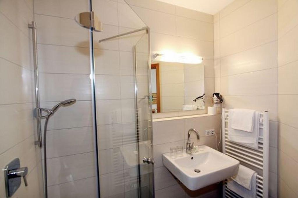 Karpfenhotel&Herrenhaus im Gasthaus Sindel-Buckel Feuchtwangen Zimmer foto