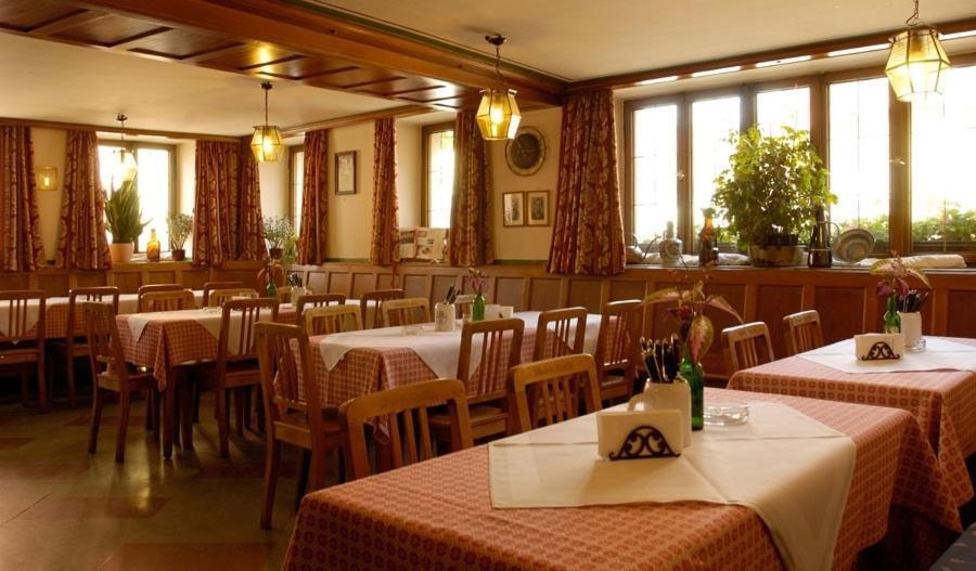 Karpfenhotel&Herrenhaus im Gasthaus Sindel-Buckel Feuchtwangen Exterior foto